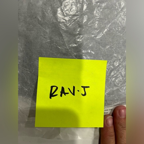 Vuori Women's XL Dune Crop Top Black NWT UPF 30 Sun Protection Mock Neck - Picture 7 of 7